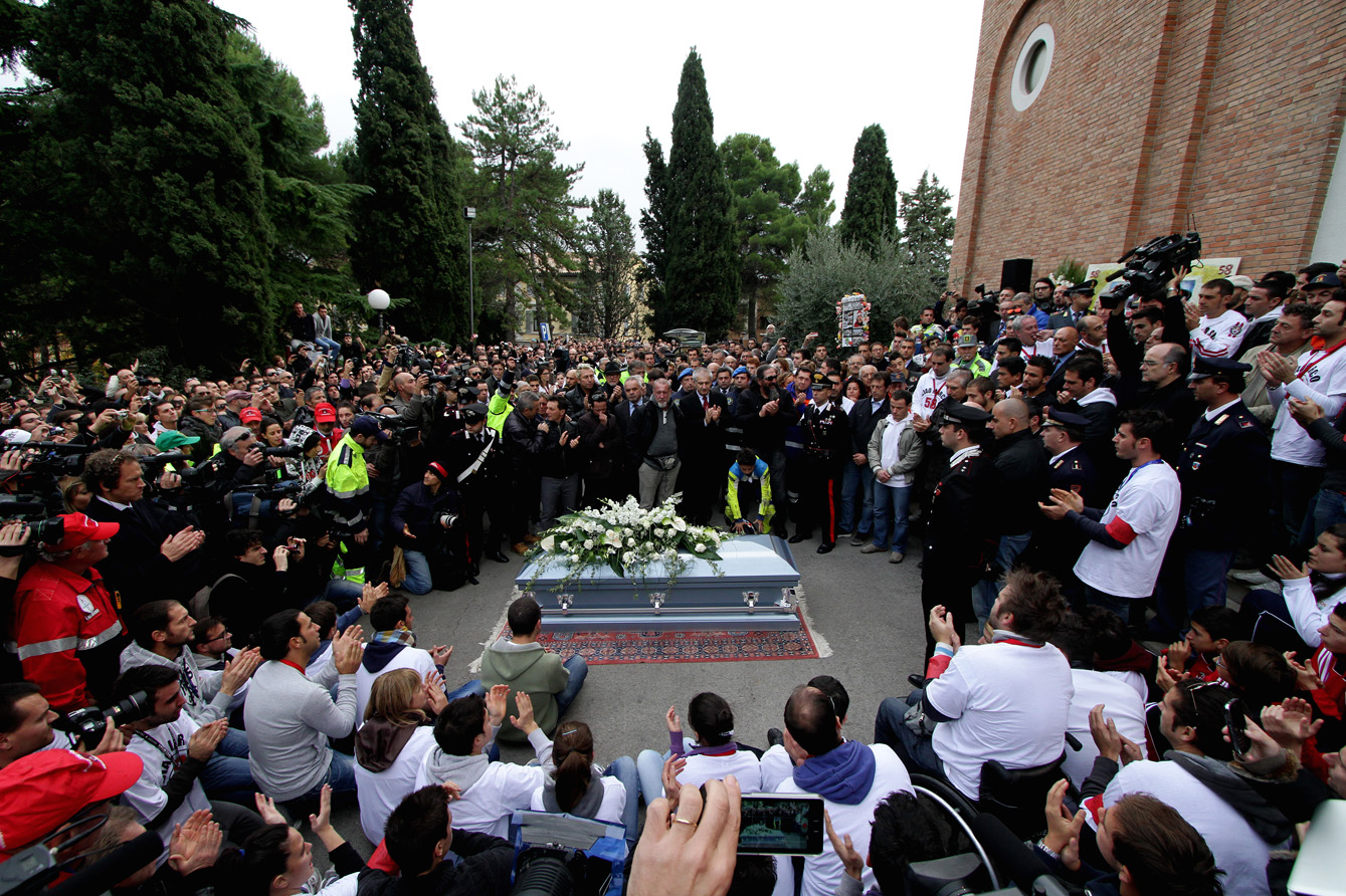 Potret Pemakaman Simoncelli Sirkuit Rio Winto